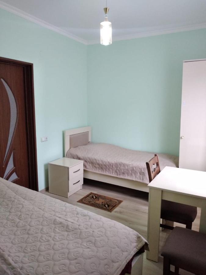 Nunu'S Guesthouse Ckaltubo Zewnętrze zdjęcie
