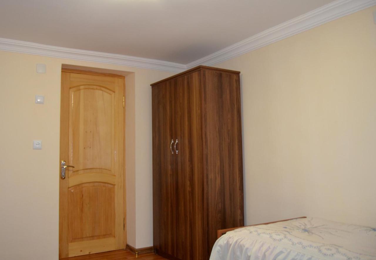 Nunu'S Guesthouse Ckaltubo Zewnętrze zdjęcie