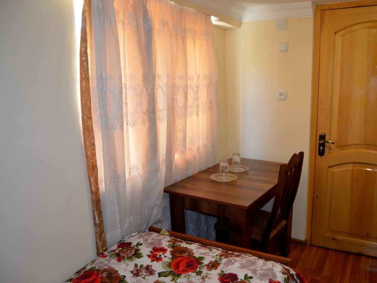 Nunu'S Guesthouse Ckaltubo Zewnętrze zdjęcie