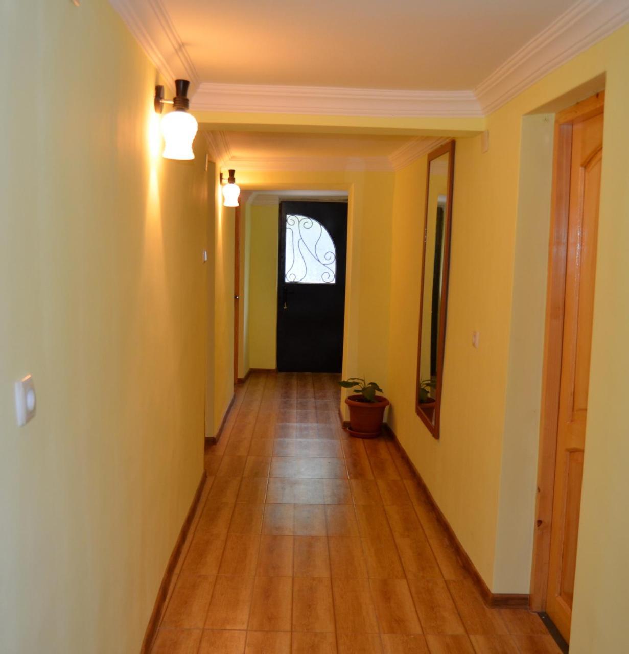 Nunu'S Guesthouse Ckaltubo Zewnętrze zdjęcie